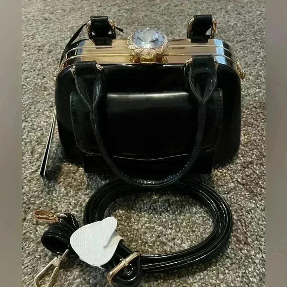 LA Terre Peta-Approved Vegan Small Lady’s Hand Bag NWT - Picture 4 of 6